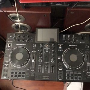 Denon Dj Prime 2 like New. Slide knob is missing
